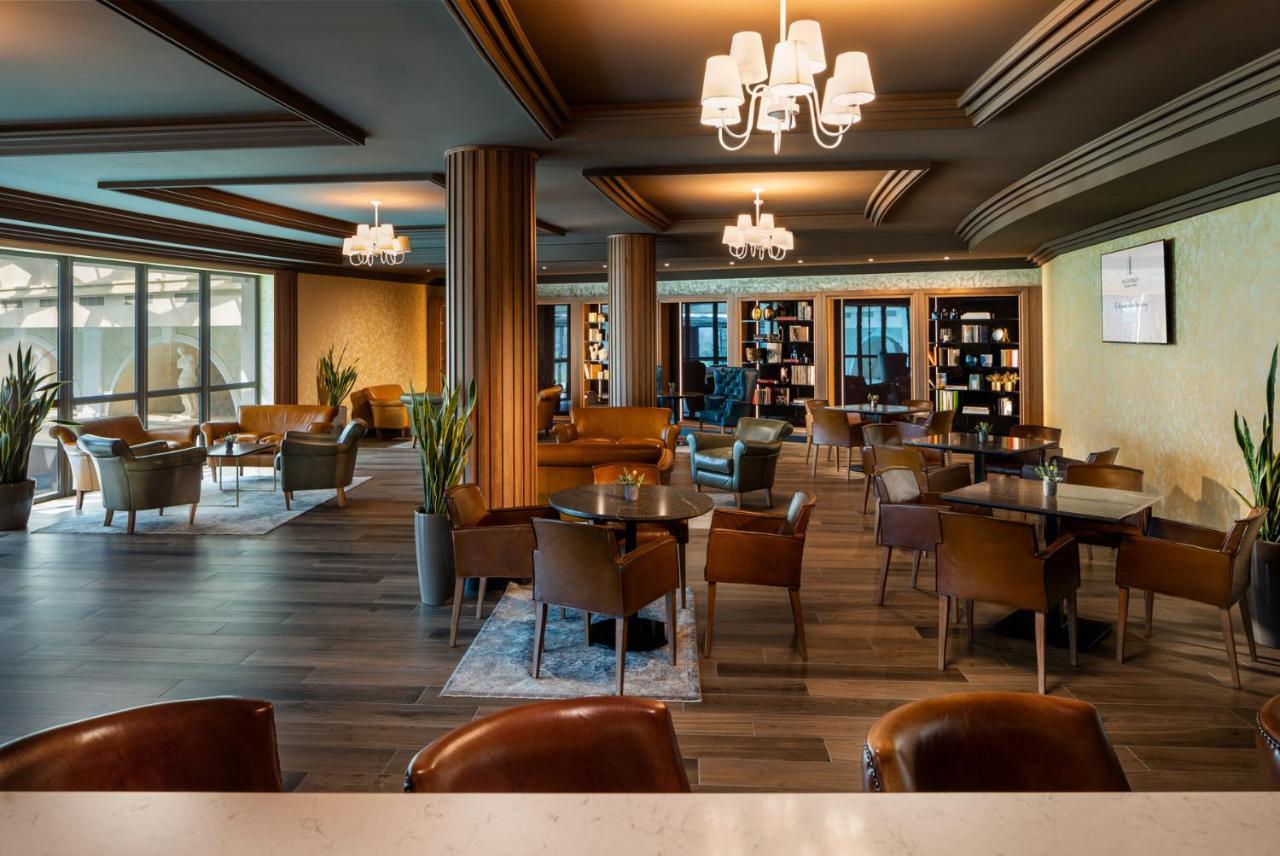Kings' Valley Medical & Spa Hotel Kazanlŭk Exteriér fotografie The lounge at the airport