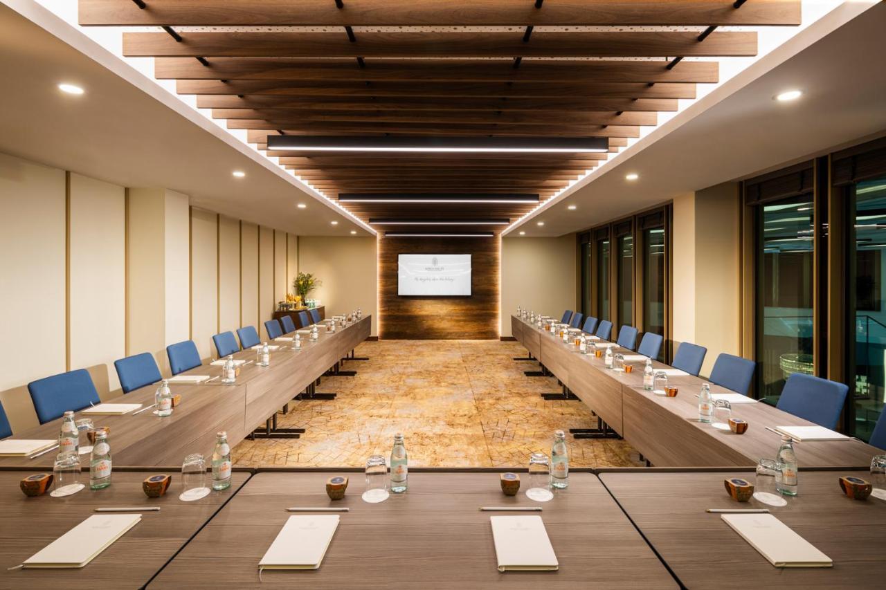 Kings' Valley Medical & Spa Hotel Kazanlŭk Exteriér fotografie Meeting room at the hotel
